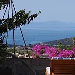 Akakies Summer House With Breathtaking Aegean View *